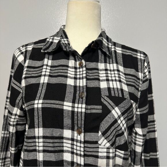Hippie Rose black-and-white button up long sleeve shirt size S - Picture 6 of 6